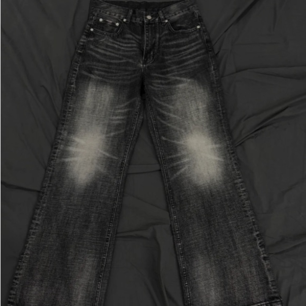 Stylish Black Relaxed Fit Jeans